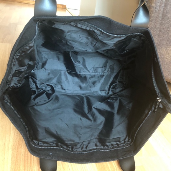 VICTORIA’s SECRET — NWOT silver sequin tote bag - Picture 4 of 7